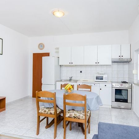 Apartments And Rooms Iva Trogir Dış mekan fotoğraf