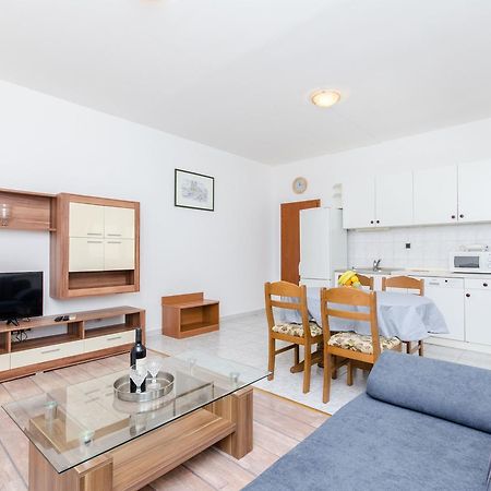 Apartments And Rooms Iva Trogir Dış mekan fotoğraf
