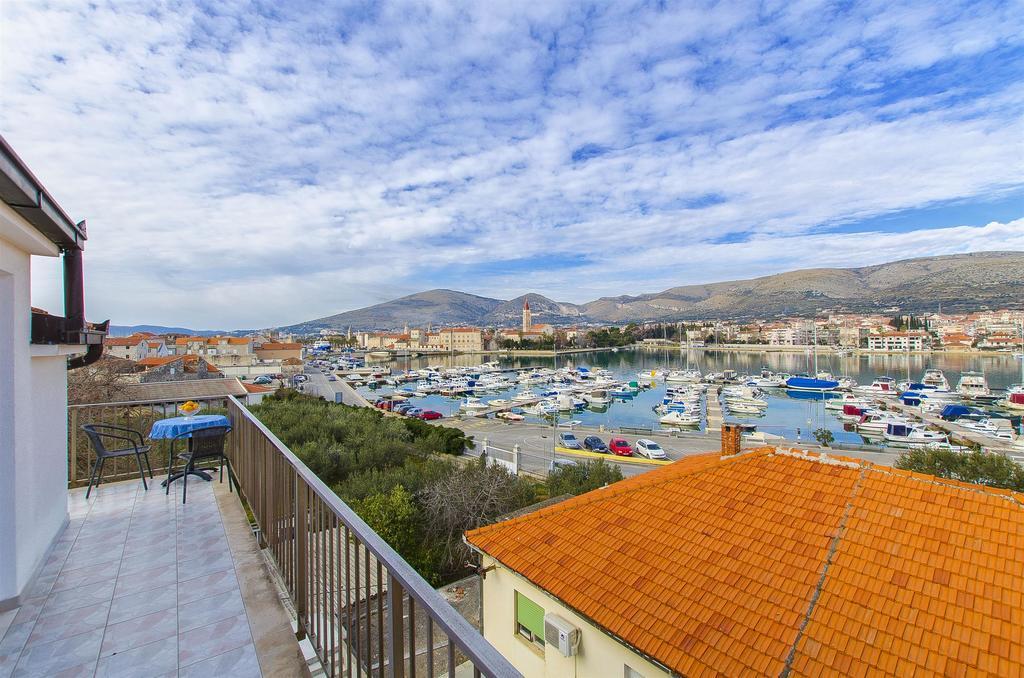 Apartments And Rooms Iva Trogir Dış mekan fotoğraf
