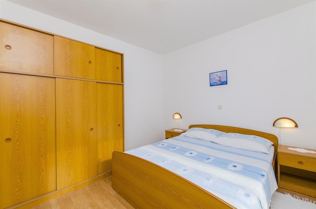 Apartments And Rooms Iva Trogir Dış mekan fotoğraf