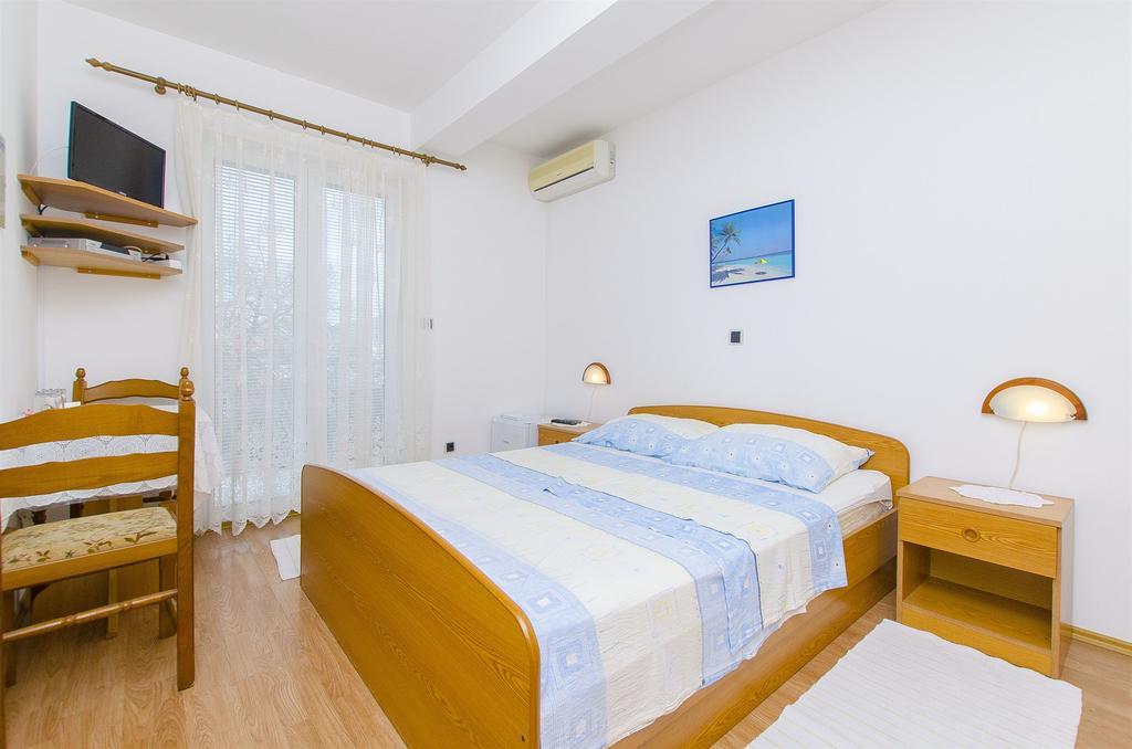 Apartments And Rooms Iva Trogir Dış mekan fotoğraf