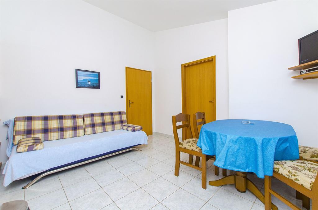 Apartments And Rooms Iva Trogir Dış mekan fotoğraf