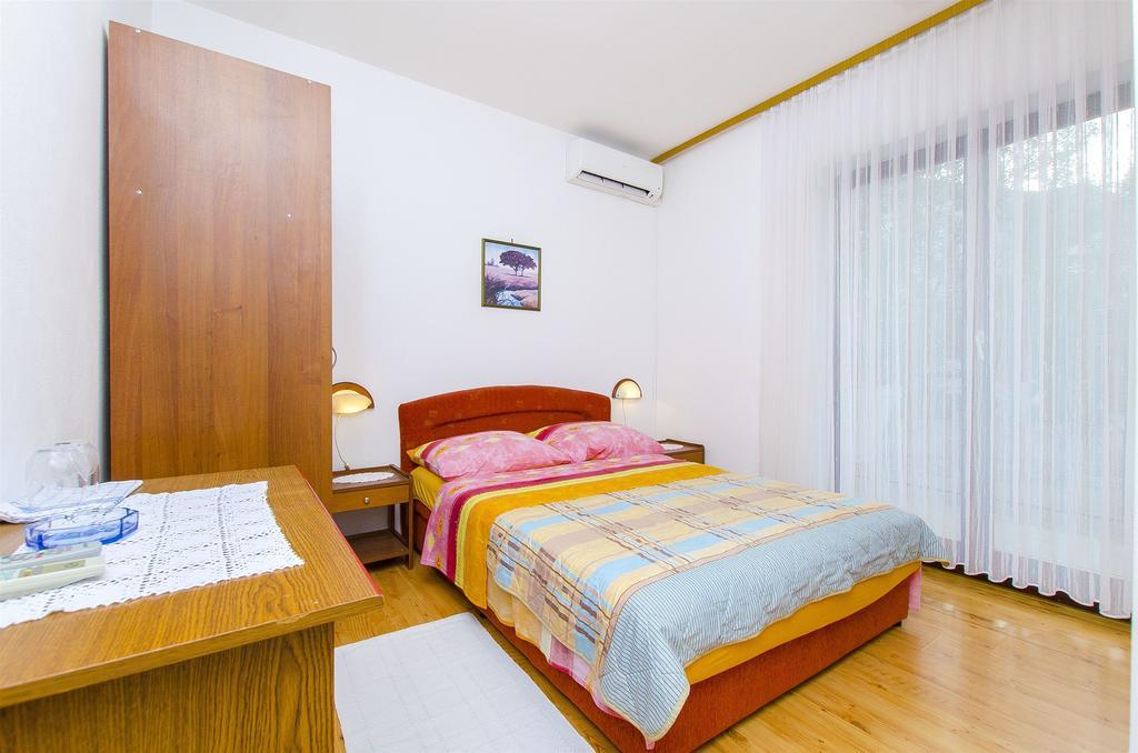 Apartments And Rooms Iva Trogir Dış mekan fotoğraf