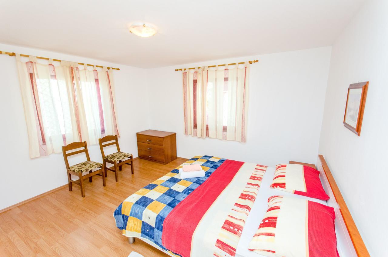 Apartments And Rooms Iva Trogir Dış mekan fotoğraf