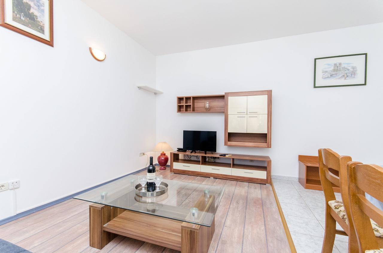 Apartments And Rooms Iva Trogir Dış mekan fotoğraf