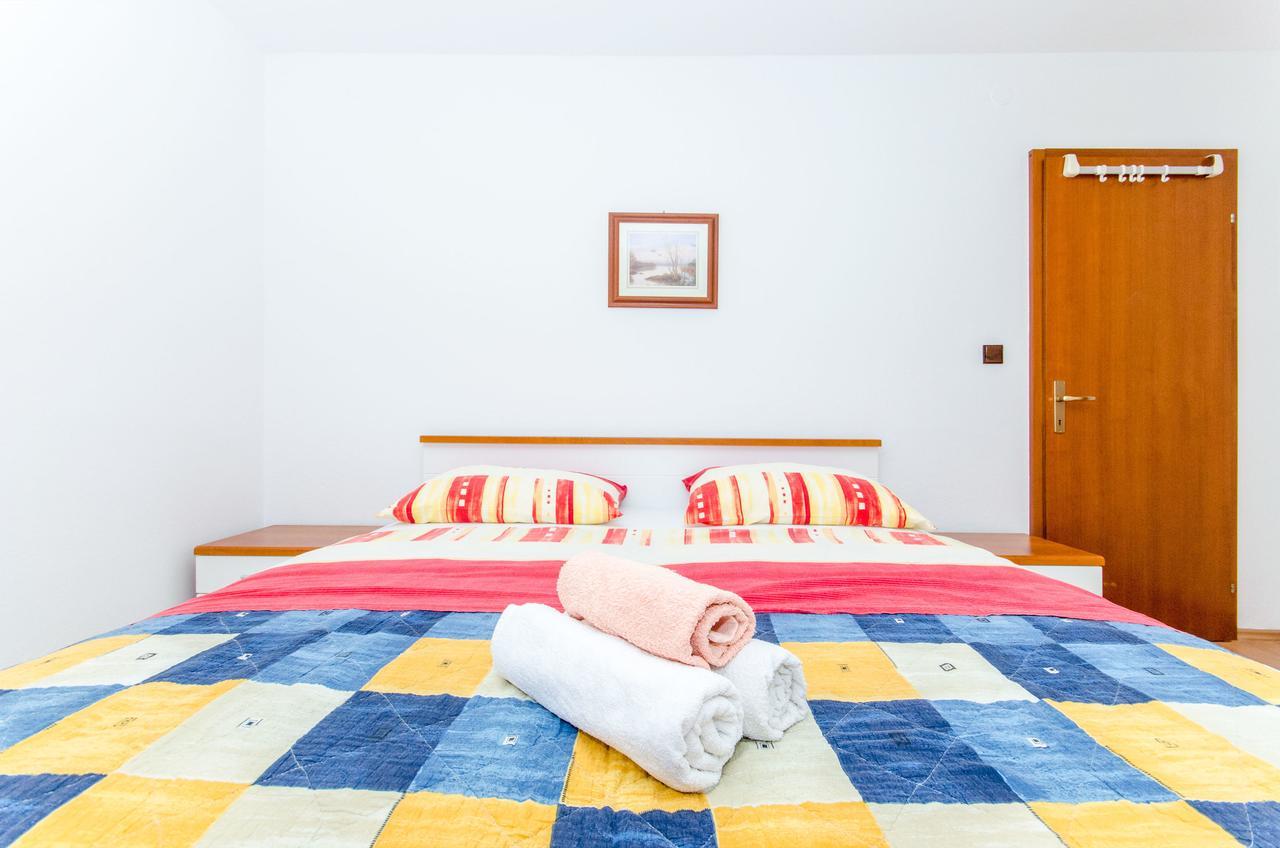 Apartments And Rooms Iva Trogir Dış mekan fotoğraf